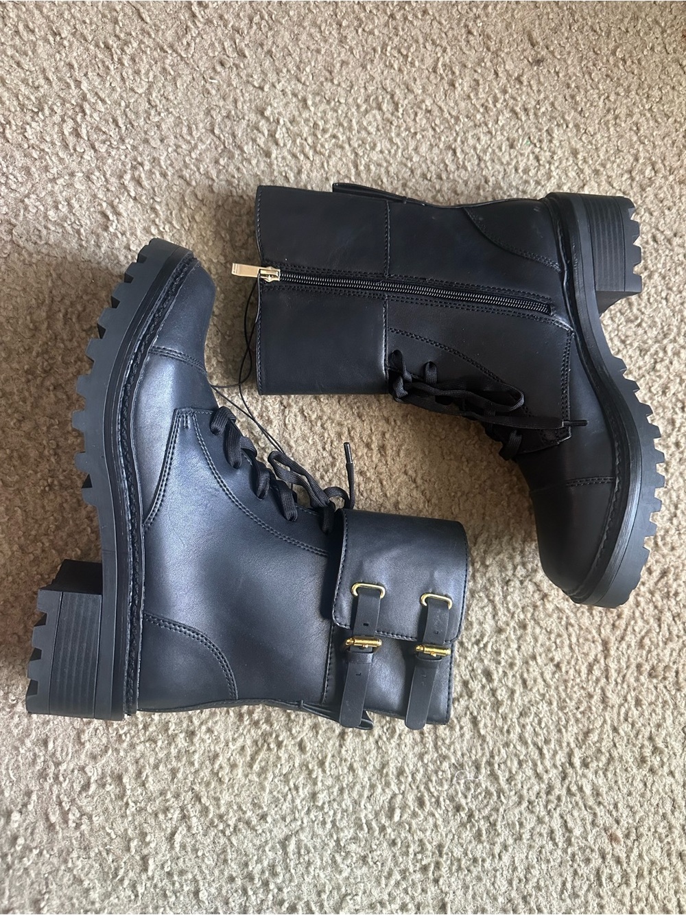 NWT DKNY Bart Lace-Up Buckled Lug Sole Boots Women's Size 11 - Picture 10 of 12